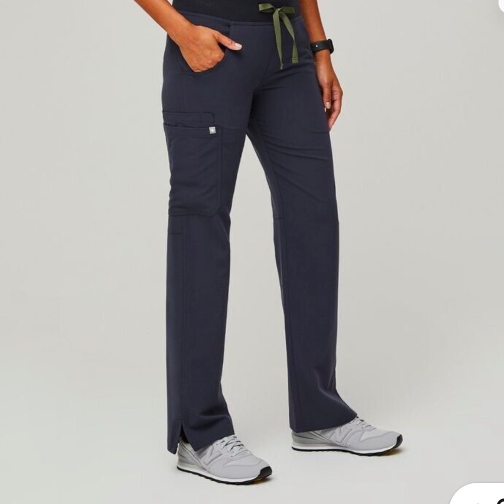 Women's Quiet Navy Kade - Cargo Scrub Pants Medium